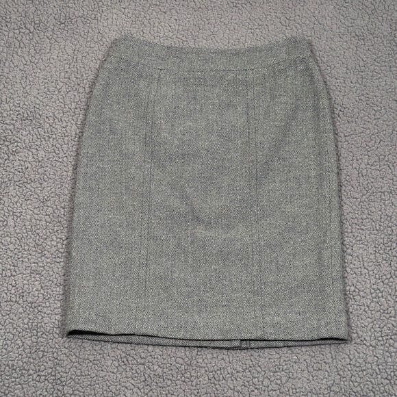 Banana Republic Dresses & Skirts - Banana Republic Mini Skirt Herringbone Tweed Wool Blend Womens 2 Lined Zipper